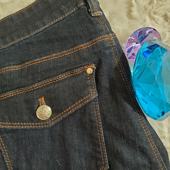 White House Black Market skinny flare jeans NWOT sz.4S dark wash - Picture 2 of 7